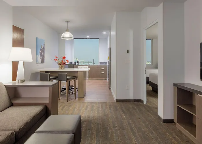 Hyatt House Santa Fe Hotel 4*