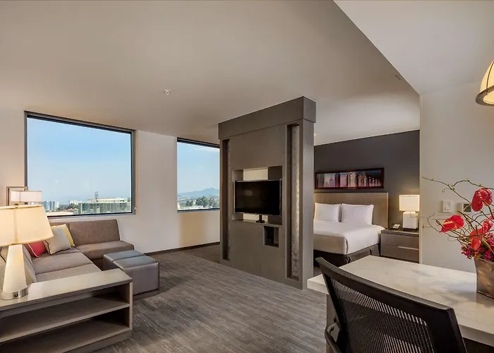 Hyatt House Santa Fe 4*